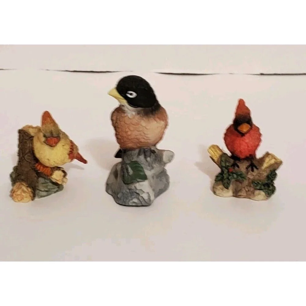 Miniature Bird Figurines Robin Cardinal Finch Songbirds On Stump Vtg Lot Of 3